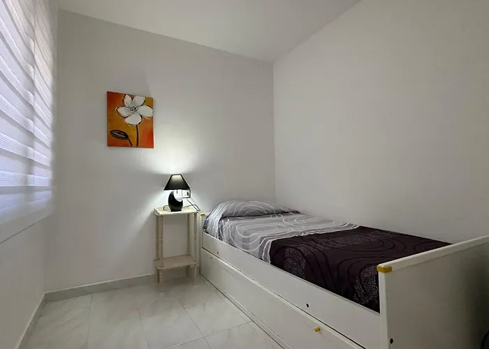 Garbinell 1 2 Apartament *